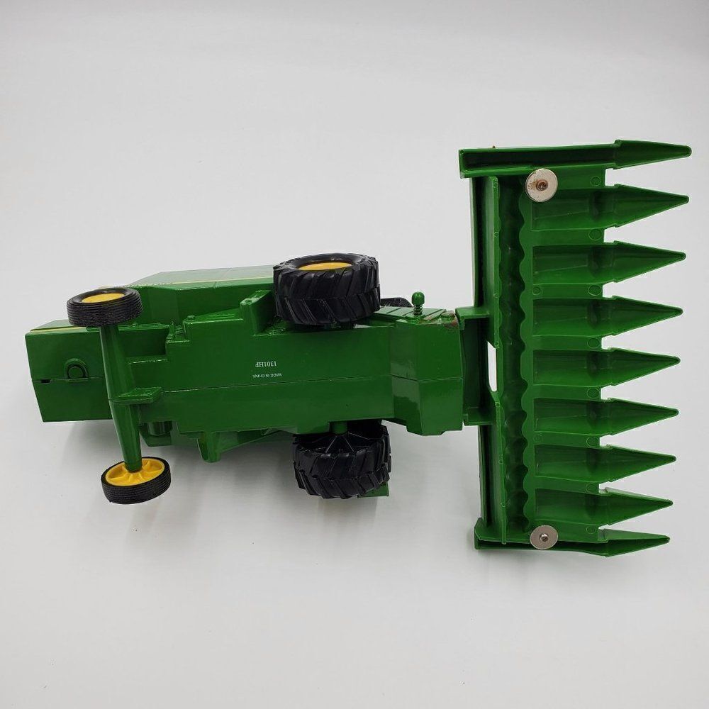 Vintage ERTL John Deere 9510 Maximizer Combine With Corn Header - Picture 8 of 8